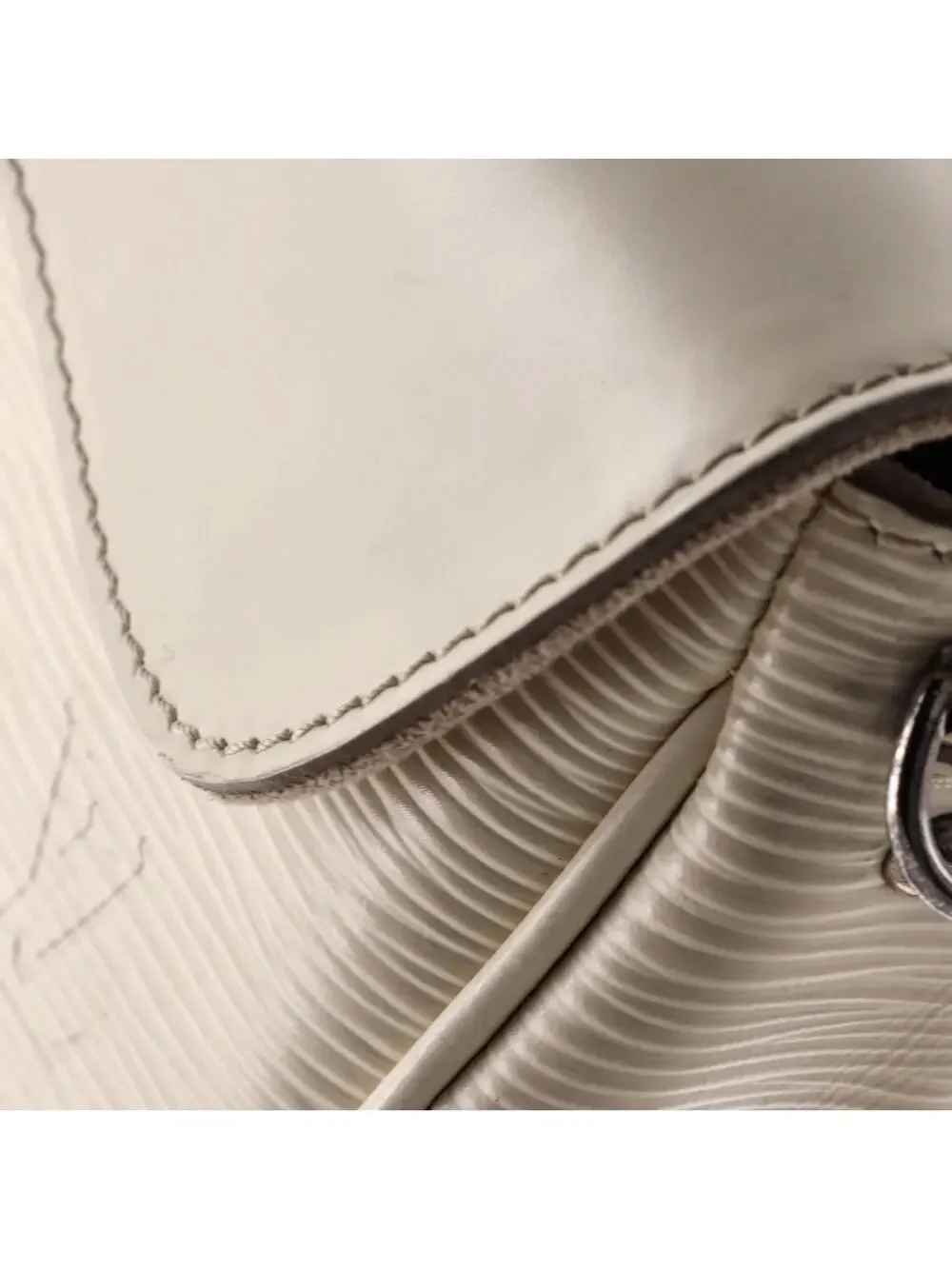 Louis Vuitton Montaigne Clutch Epi #294881L81B
